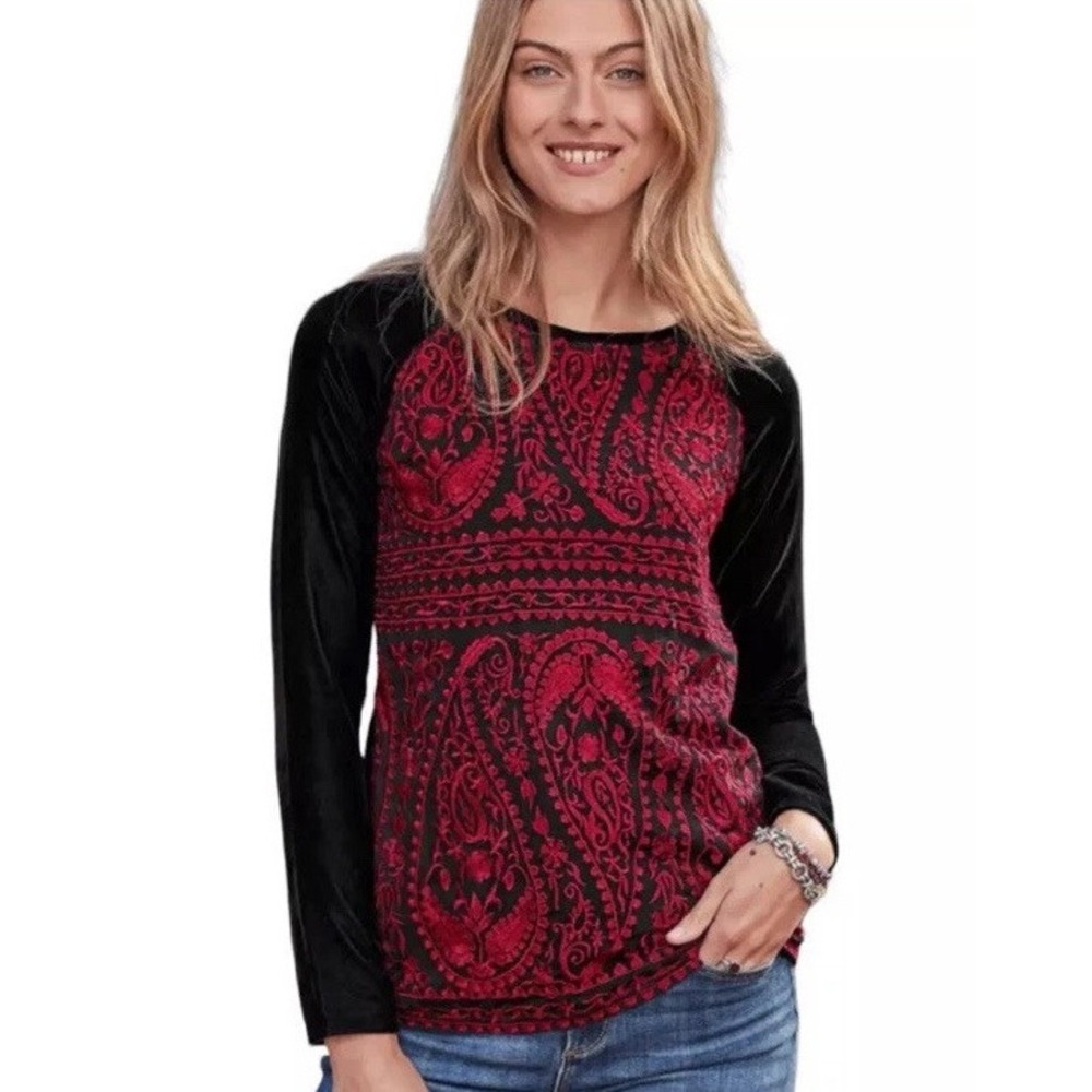 SUNDANCE Enchantress Shirt Wm S Black Velvet Red Embroidered Lace Overlay Witchy